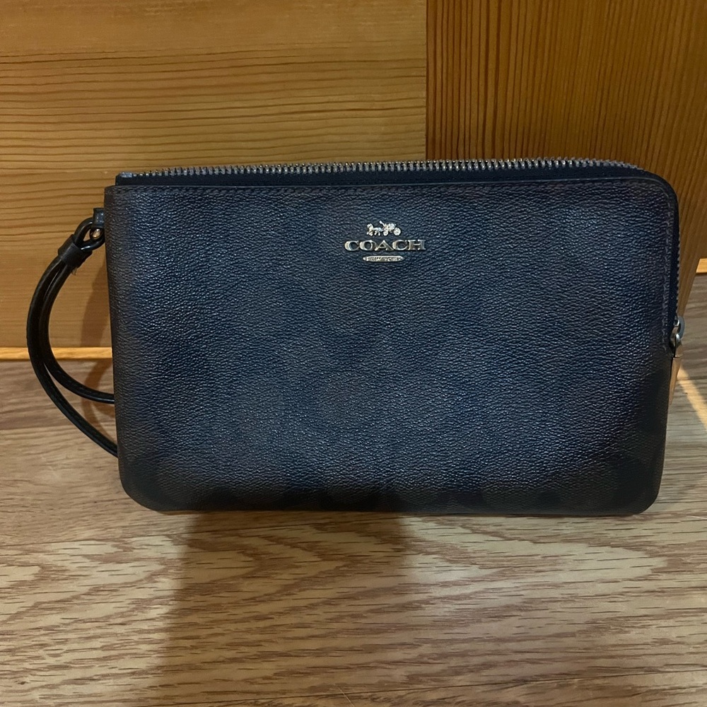 Large Coach Black Leather Wristlet double zippers